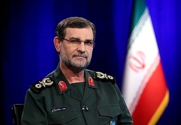 فرمانده نیروی دریایی سپاه: منطقی نیست کشتی‌های نفتی از تنگه هرمز عبور کنند اما اجازه عبور نفت ایران را ندهند/ در چنین موقعیتی بزرگان تصمیمی می‌گیرند