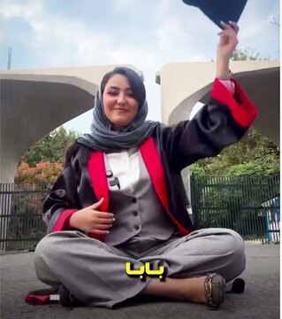 قدردانی تحسین‌برانگیز خانم دکتر از پدرش/ بابا! یادم نرفته که15سال یک کت پوشیدی و دور از چشم من مسافرکشی کردی