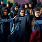 مدارس آینده فروشی میکنند و روان بچهها را بازیچه قرار میدهند/ بلوغ زودرس در نسل جدید؛ خودکشی ناگهانی نیست از قبل نشانههایی دارد