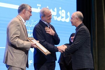 پزشکیان: ما وارث روندی هستیم که اصلاح آن زمان‌بر و دشوار است/ به جایی رسیده‌ایم که حتی در پرداخت حقوق افراد مشکل داریم