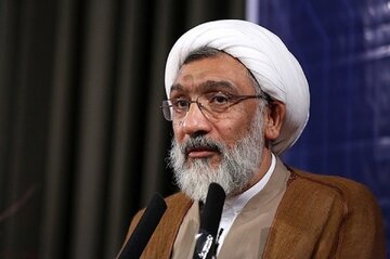 پورمحمدی: اصلاحات داخلی لازم است اما غفلت از تهدیدهای خارجی خطرناک است/ گرانی‌ها و رفتار نامناسب برخی ادارات مردم را ناراحت کرده اما…