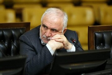 انتقاد تند یک نماینده از هیات رئیسه مجلس؛ نمایندگان در کشور ما چه کاره هستند؟ 