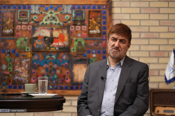 انتقاد علی مطهری از پزشکیان؛ می توانست رفع فیلتر تلگرام را با یک فرمان انجام دهد/  وفاق وقتی با نجابت زیاد توأم می‌شود می‌تواند خسارت‌بار باشد