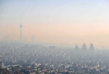 تداوم آلودگی هوا در تهران/ ۲۲ ایستگاه در وضعیت قرمز