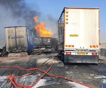 تصادف زنجیره ای در جاده یزد مرگبار شد/ انفجار تانکر سوخت