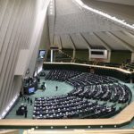 تصویری از تجمع اعتراضی مقابل مجلس شورای اسلامی/ ماجرا چیست؟