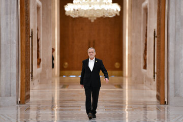 جدال دولت و مجلس بر سر تغییر چهار وزیر پزشکیان؛ از فشار برای استیضاح تا پیشنهاد راهبرد استعفاء/ چه کسی از قطار پاستور پیاده می شود؟