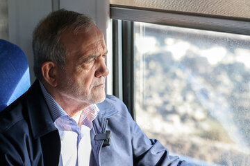 دیدار پزشکیان با جمعی از علما و روحانیون استان کردستان + تصویر