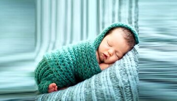 عباس عبدی خطاب به کسانی که برای کاهش فرزندآوری زنجموره می کنند: صورت مسئله را عوض نکنید؛ تا اقتصاد و تحریم حل نشود این مساله هم حل نمی شود