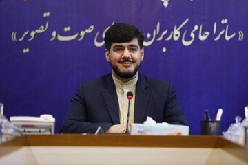 عکس | مجری حاشیهساز هویتش را فاش کرد/ خواهرزاده محمدرضا شریفینیا!