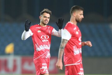 عکس| پورعلی گنجی حرف دل محمد صلاح را خواند!