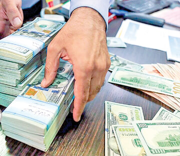 قیمت دلار، یورو و سایر ارزها امروز ۴ آذر/ دلار یک کانال سقوط کرد