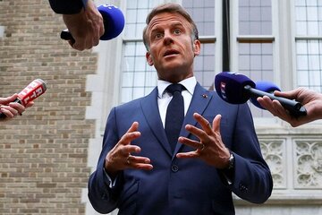 ماکرون: ۱۰۰ جنگنده رافال به اوکراین می‌دهیم