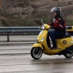 موتورسواری زنان حالا دیگر برای شهروندان عادی شده/ موتورهایی به رنگ بنفش یاسی،قرمزگوجه ای و زردقناری زیرپای خانمها