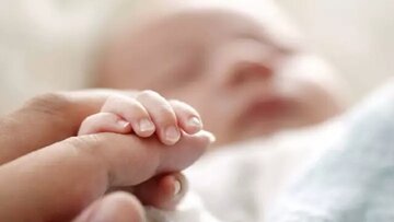 میانگین سن پدر و مادران در اولین فرزندآوری چند است؟