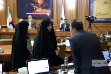 هتاکی به نرجس سلیمانی در فضای مجازی بعد از مخالفت او با زاکانی/ پشت پرده این توهین ها چه کسانی هستند؟