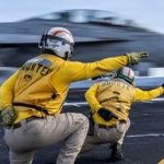 پرواز جنگنده‌ها از قدرتمندترین ناو جنگی جهان