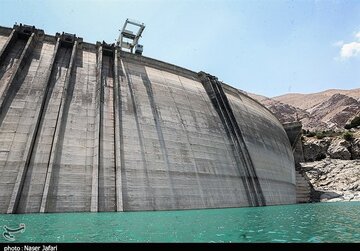 پشت پرده کمبود آب در کشور یک مافیای بی رحم قرار دارد/ اوست که می گوید کجا سد بسازند و کدام شهر و روستا تشنه بماند