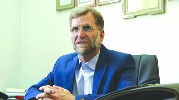 پیش‌بینی مهم یک کارشناس / عزتی: بدون سیاست تثبیت، تورم از ۵۰ درصد خواهد گذشت / صدرنشینی خوراکی‌ها در جدول کالایی‌ها یعنی فقر به‌زودی رشد خواهد کرد