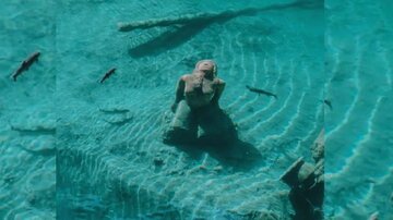 کشف پیکره‌ای که ۳۰۰۰ سال زیر آب سالم مانده بود