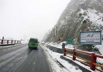 آخرین وضعیت ترافیکی و جوی جادهها/ برف و باران در محورهای ۶ استان