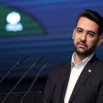 آذری جهرمی به چه کسی کنایه می زند؟/ حالا که قرار است سیم کارت خبرنگاران سیاه شود، قانون تابعیت فرزندان را هم جز برای ظریف برای همه هیئت دولت اجرا کنید