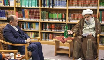 آیت‌الله کریمی جهرمی در دیدار وزیر جهاد کشاورزی/ برخی مردم در شبانه‌روز تنها یک وعده مختصر غذا می‌خورند/ دست‌کم از مردم عذرخواهی کنید