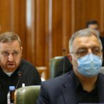 انتقاد تند از نصب گسترده تصاویر زاکانی در شهر و نماز جمعه/ عضو شورا: بودجه شهر صرف حکمرانی نمایشی می‌شود