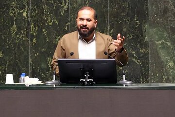 انتقاد یک نماینده از قالیباف؛ سوگند خورده‌اید پاسدار قانون باشید نه قیم نمایندگان/ مجلس اتاق انتظار مصلحت‌های بی‌زمان نیست/ استیضاح حق نماینده است