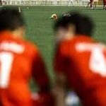 بعضی از مربیان روی مادر و خواهر بازیکنان نظر دارند!