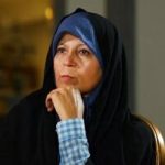تیپ متفاوت فائزه هاشمیرفسنجانی با کاپشن آمریکایی در خیابان/ به زندان رفتن عادت دارم+عکس