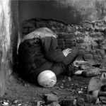 جسد کارتن‌خوابی که ۳۰ روز بی‌صاحب ماند/ اعتراف معاون شهردار به بازگشت کارتن‌خواب‌ها به پاتوق‌ها/ تبدیل کانال آب‌های تهران به خوابگاه کارتن‌خواب‌ها