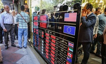 خرید و فروش دلار متوقف شد/ خریداران از بازار ارز فرار کردند