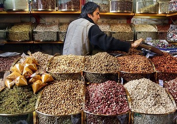 رئیس انجمن قطعه‌سازان: واردکنندگان قطعه، ارز نداشتند مجبور شدند آجیل صادر کنند / اقدام آنان منع‌قانونی ندارد