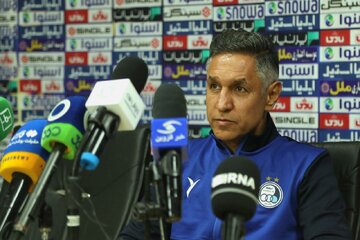 سایه نکونام همچنان بر سر استقلال!