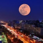 طلوع سومین اَبَرماه سال در کنار سیاره سبزآبی