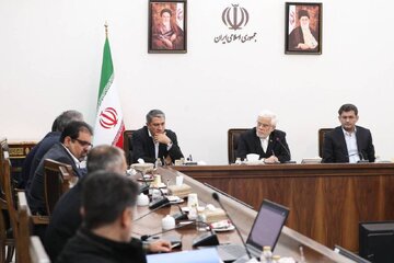 عارف: با توسعه تجارت انرژی، ایران به مرکز مبادلات منطقهای تبدیل خواهد شد