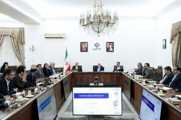 عارف: دولت مصمم به کوچک‌سازی و افزایش کارآمدی است / اصلاح ساختار مدیریتی آغاز شد