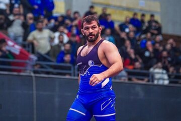 عکس| لایک عجیب حسن یزدانی در اینستاگرام!