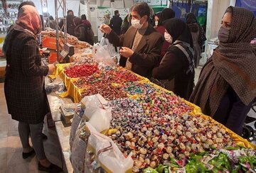 قدرت خرید مردم برای شب یلدا آب رفت /  رد اتهام «گرانفروشی» اصناف از سوی نایب‌رئیس اتاق اصناف تهران