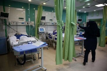 قیمت گذاری دستوری در حوزه بهداشت و درمان چه زیانهایی دارد؟/ حقوق استادان علوم پزشکی در مقایسه با افزایش تورم بسیار کم است