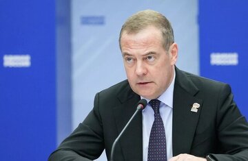 مدودف: از موضع صلحجویانه سیاستمداران اروپایی شگفتزده هستم