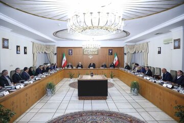 هشدار پزشکیان درباره عواقب مشکلات معیشتی/ اگر نتوانیم معیشت مردم را حل کنیم، سرانجام آن گرفتاری برای همه ما خواهد بود