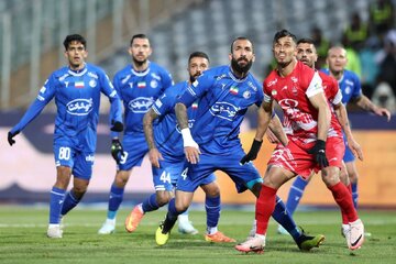 پایان نیمه اول دربی 106/ پرسپولیس صفر – استقلال صفر/کسل نشدیم!