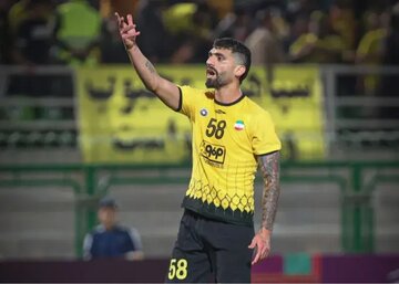 کتک‌کاری دو استقلالی با یک هوادار پرسپولیسی در فرودگاه