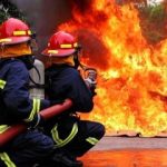 آتشسوزی ساختمان مسکونی در غرب تهران/ عکس