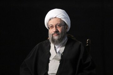 آملی لاریجانی: ایران چگونه میتواند به بنبست رسیده باشد؟/ انتقاد از نحوه اداره کشور حق مردم است، اما…/ میخواهند ایران را تجزیه کنند؛ مثل شوروی!