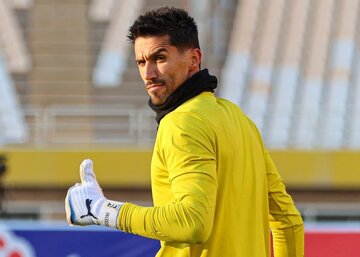 عکس| استقلال کاپیتانش را آنفالو کرد!