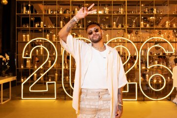 عکس | زندگی لاکچری نیمار در برزیل؛ از جت شخصی و هلیکوپتر تا خودروی شوالیه تاریکی!