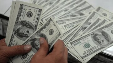 قیمت دلار، یورو و سایر ارزها امروز ۱۰ دی/ آغاز ریزش کانال به کانال قیمت دلار؛ شیب ریزش تند شد